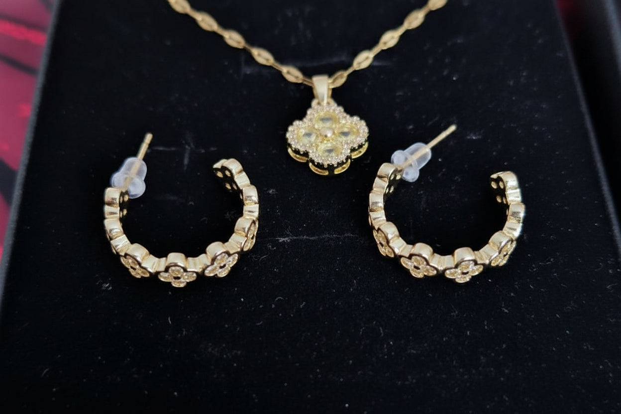 Clover Jewellery Set - Gold Tone
