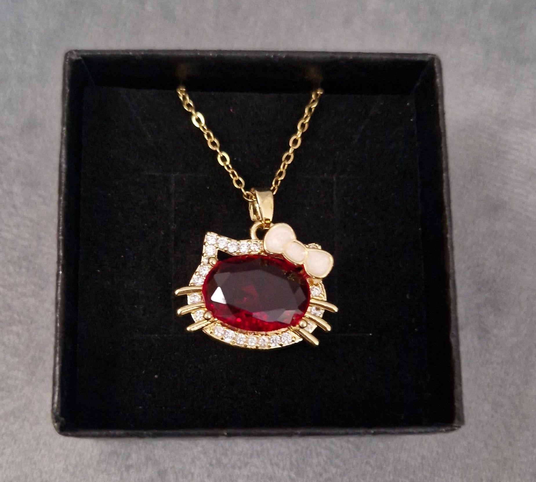 Hello Kitty Crystal Pendant Necklace – Gold Tone