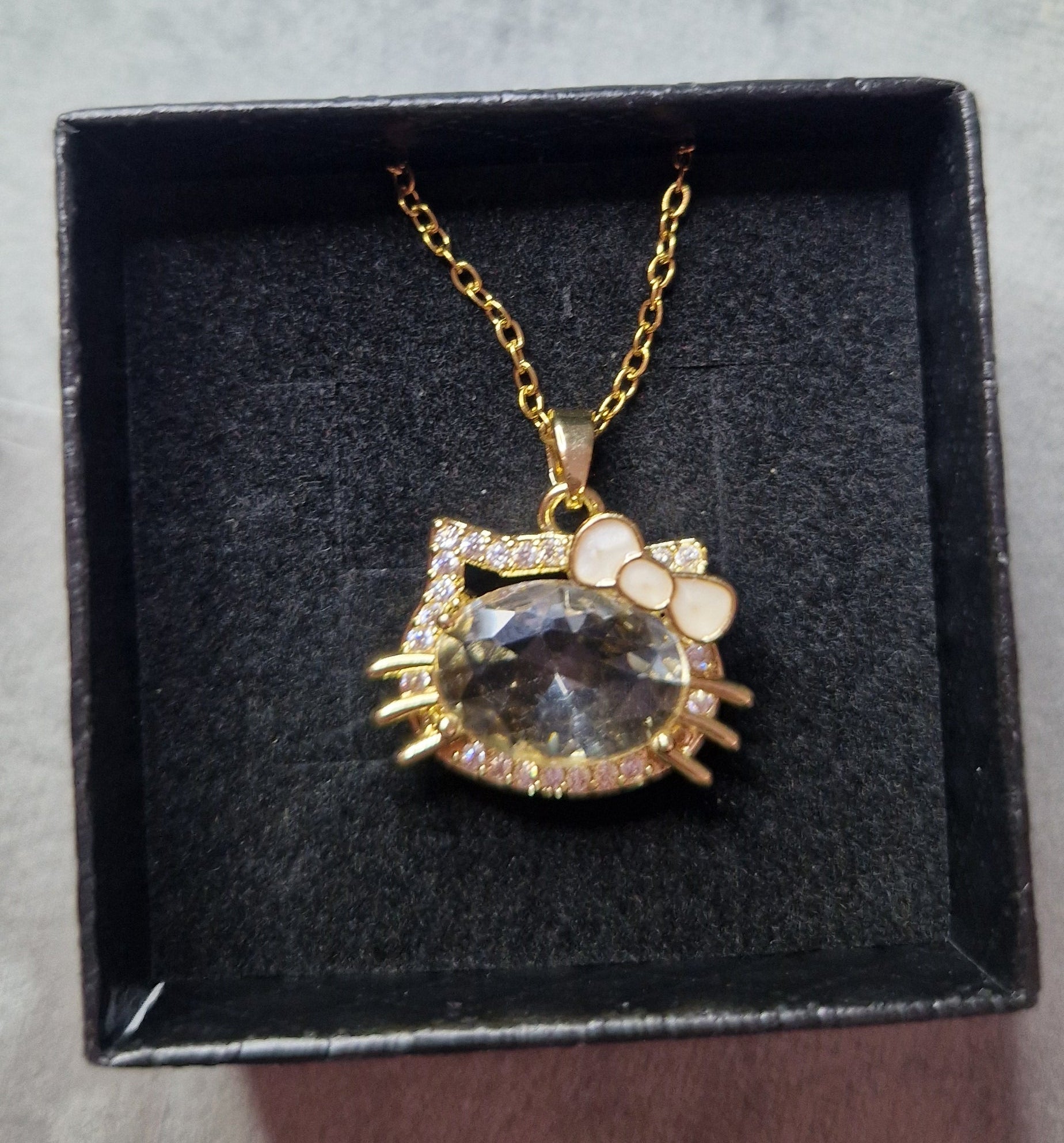 Hello Kitty Crystal Pendant Necklace – Gold Tone