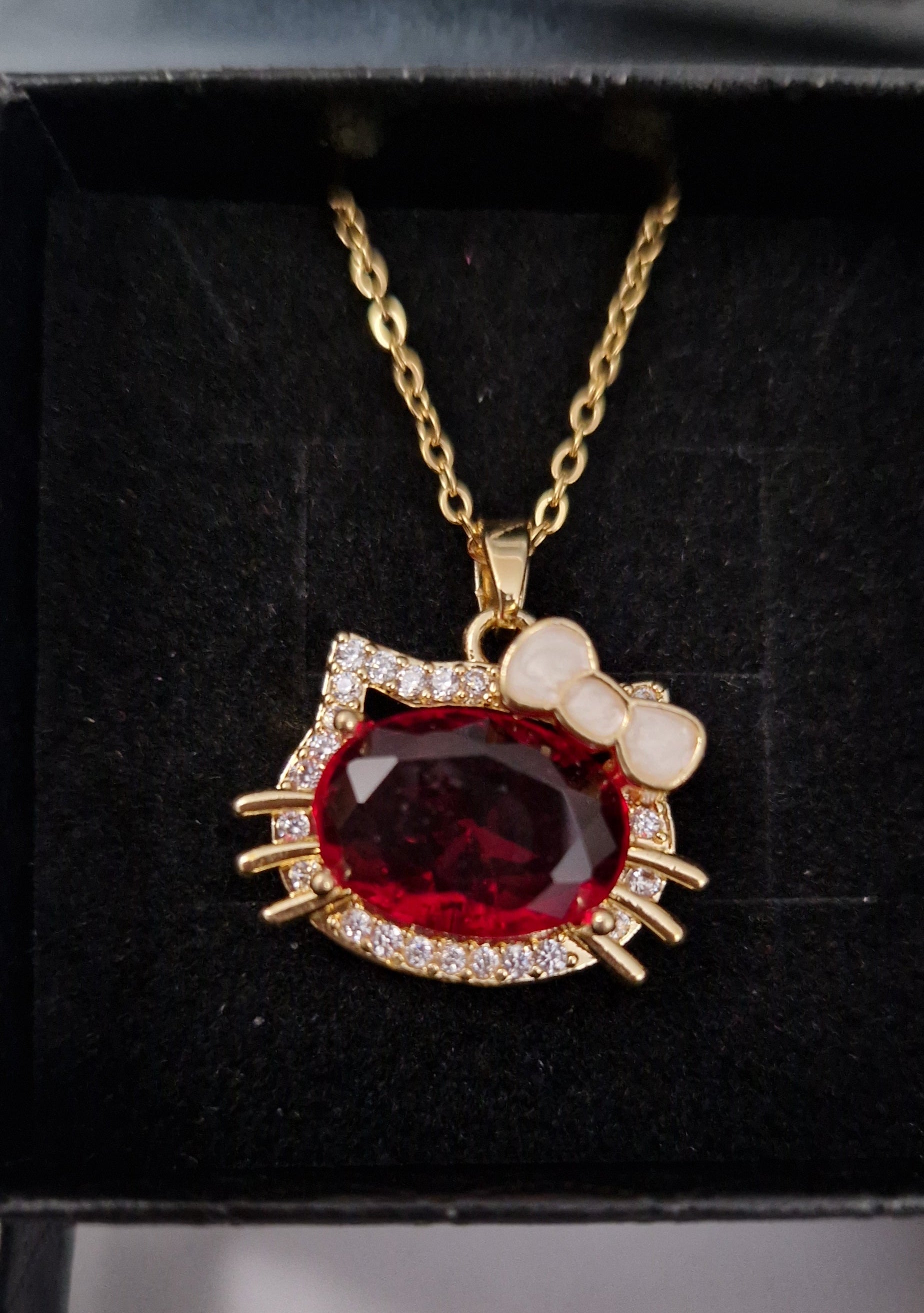 Hello Kitty Crystal Pendant Necklace – Gold Tone